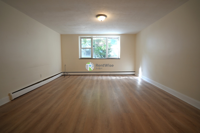 1 - AVAIL NOW-Fantastic Longwood 1 bed, H/HW inc. No Fee & 1 Month Free