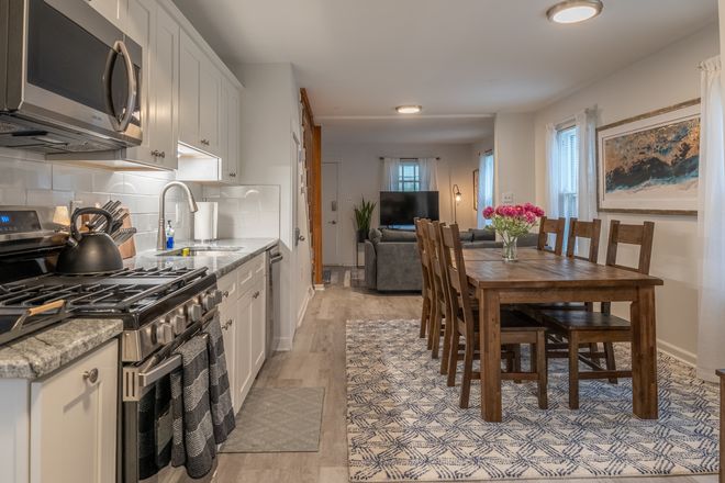 Kitchen - Spacious three bedroom unit Duplex