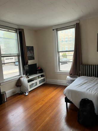 Bedroom, as seen from bedroom entrance - Room in spacious house