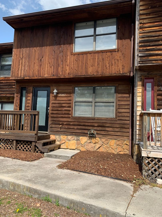 - 2 Bedroom 2 Bath Townhouse