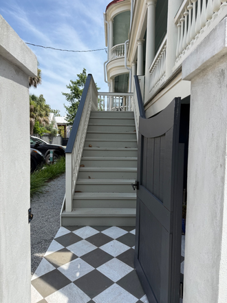 Entrance - Historic Downtown Gem - Walk to MUSC! House