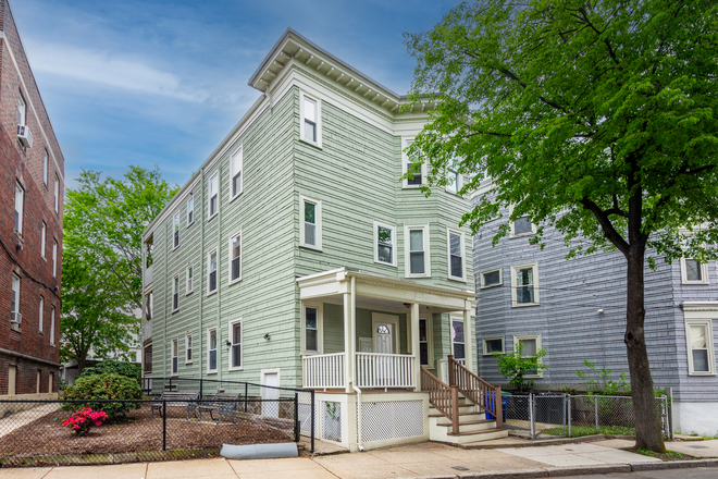 Outside street view - Furnished Grad Students 4BR/2BA, close walk to BU buildings, Quiet environment, No Fee