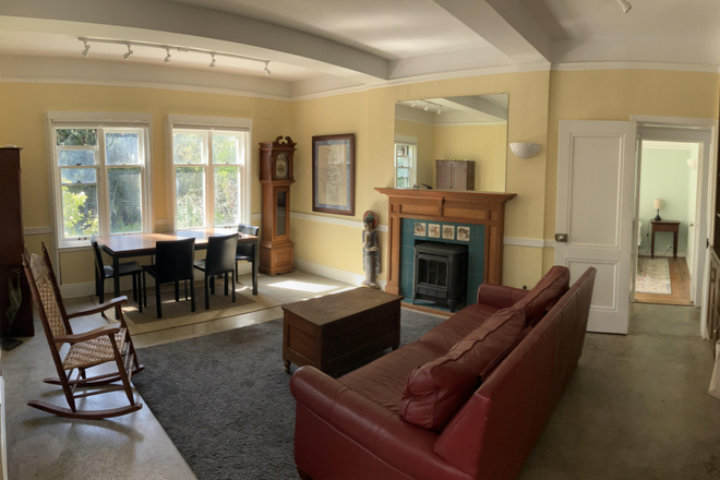 living room + kitchen - Historic 1br cottage right next to UC Berkeley