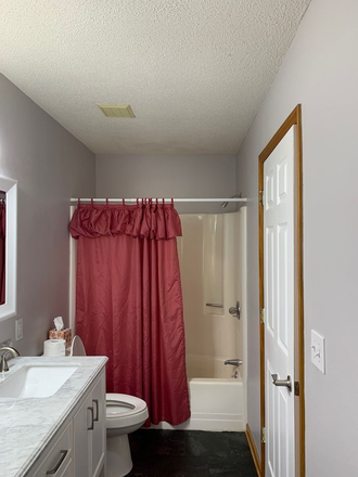 - 2 Bedroom 1.5 Bath Townhouse