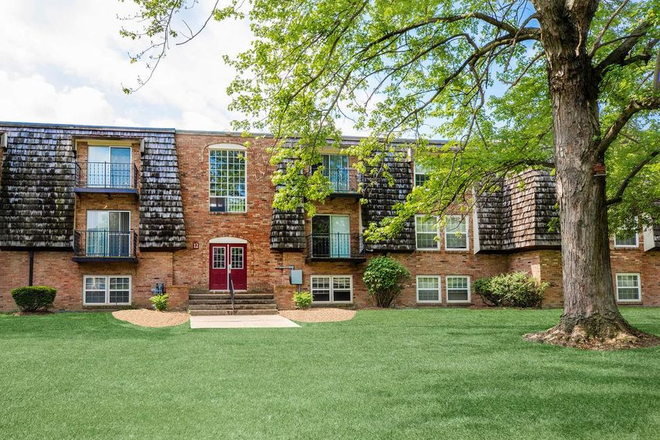 Outside view - Beau Jardin Apartments