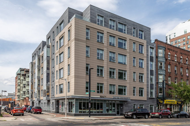 1 - SEPT 2026-Modern 3 Bed / 2 Bath on Tremont St – Gorgeous Finish, Prime Location-NO FEE Apartments