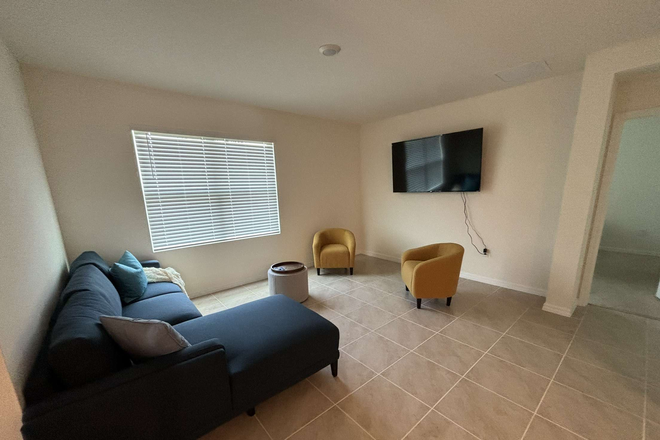 Living room - House for rent!