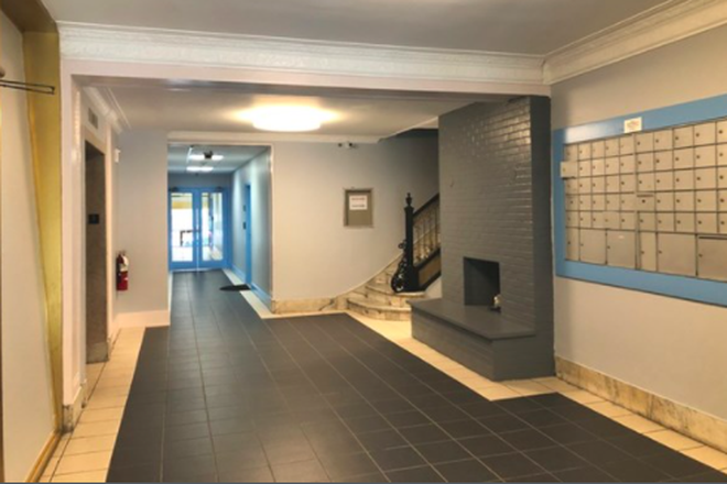 A - 2 BED WITH LIVING ROOM IN KENMORE Apartments