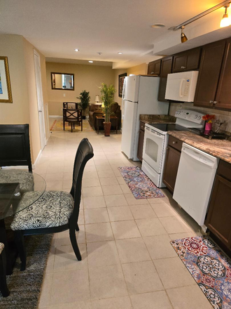 Kitchen - Nice, Quiet 2 bedroom unit in upscale neighborhood Duplex