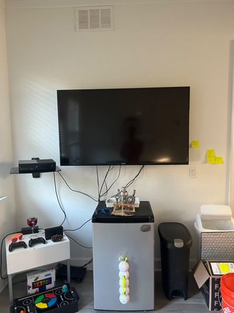 Common area with tv - Lux13 Apartments
