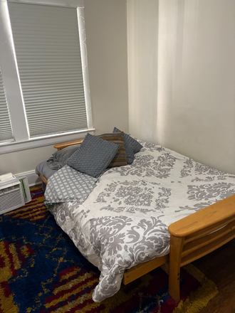 Bedroom - Beautiful 2nd Floor Apt near CWRU, CCF & UH
