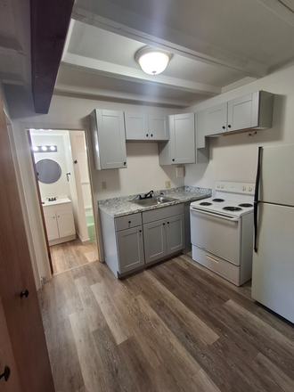 Kitchen - Easy Uconn Commute! HEAT AND HOT WATER INCLUDED! Apartments