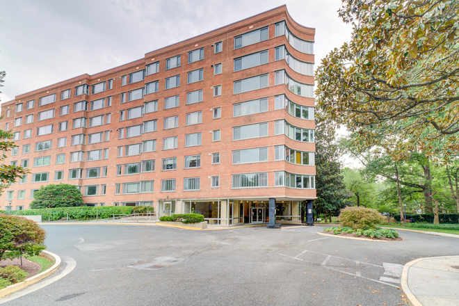 4200 Cathedral Ave NW Convenient NWDC Location - 2BR/2BA Perfect for Sharing! Condo