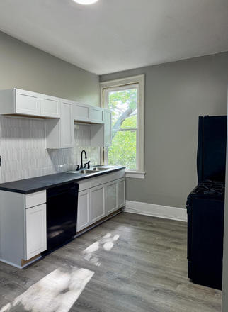 Kitchen - HUGE 5 Bedroom in CUF AUGUST 2026