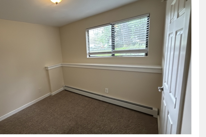 Bedroom - Summer Affordable Bedroom Available Near Campus