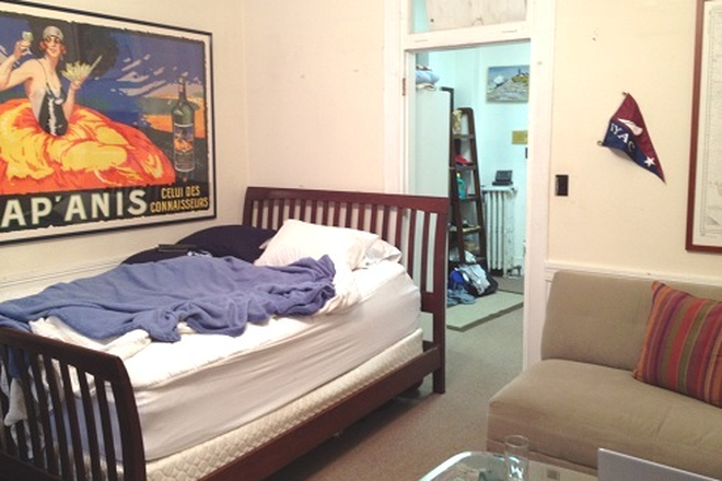 a - FRONT FACING STUDIO Apartments