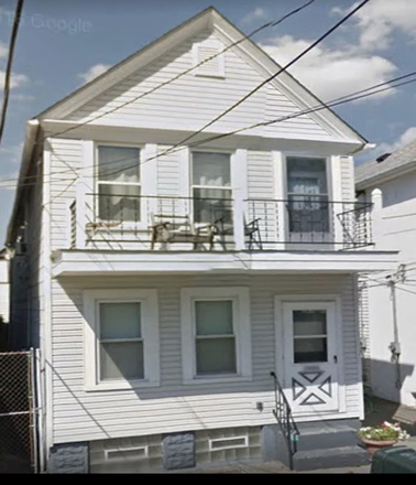 Front house downstairs - 2bedroom apt in Little Italy
