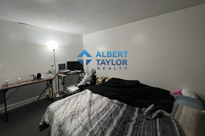 Bedroom - SINGLE ROOM FOR RENT (3BED) - AVAILABLE NOW (GREEN LINE)
