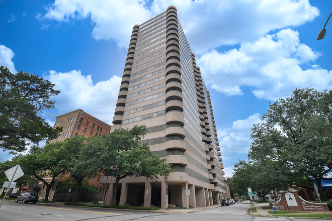 Building - High-rise living in the heart of Houston’s Museum District close to campus Condo