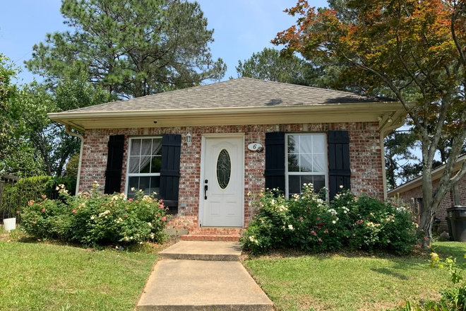 Front Yard - Home on Hillcrest Drive