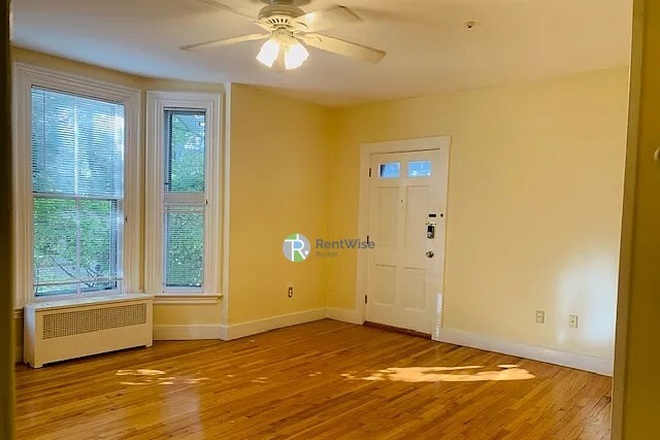 1 - AVAIL NOW! Spacious Porter Sq 2 bed, 1.5 bath, Easy MBTA! NO FEE!