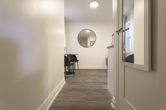 Studio - Fully Furnished & All-Inclusive Jr. 1 Bedroom | Downtown Toronto Apartments