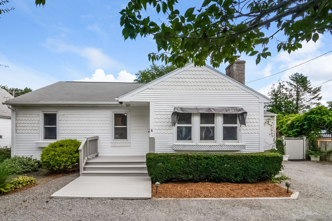 Exterior - 6 Wolfe Road, Narragansett House