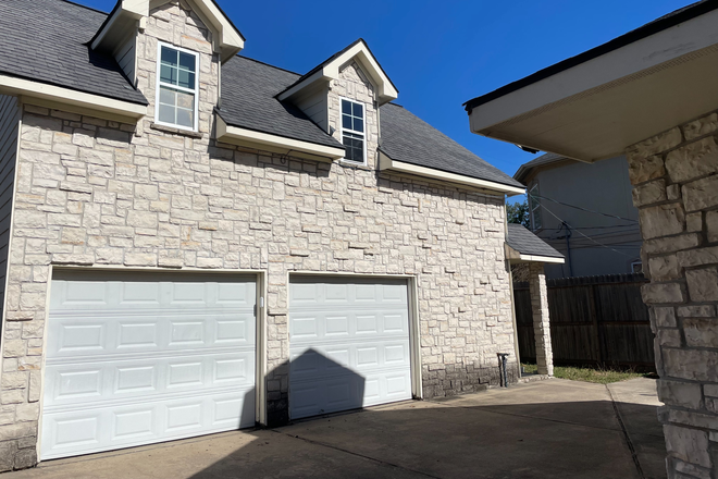 Outside View - Fully Furnished Apartment in West University - All Bills Included