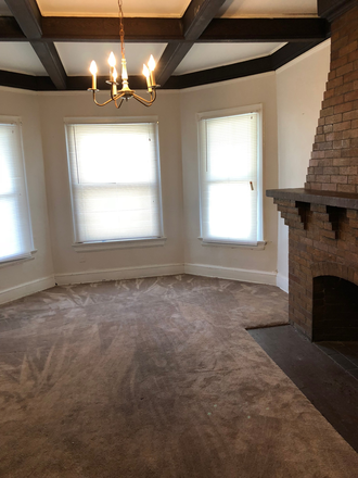 Beautiful Living room - Fabulous Location! Walking distance to CWRU, Cleveland Clinic, Dental School