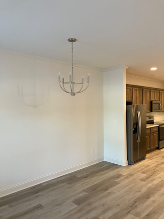 Dining area - 5 bed / 5.5 bath CLOSE TO CAMPUS!