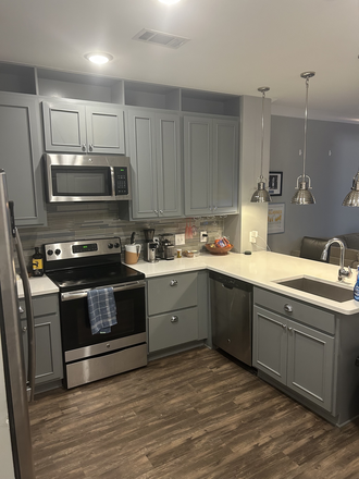Kitchen - Carolina Square Apartments