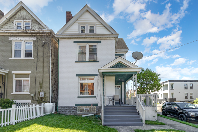 Front Exterior - 4 Bedroom Restored Home near U.C & Medical Center