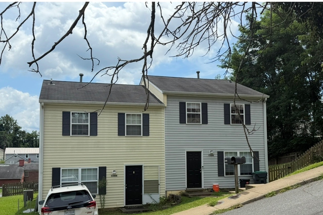 Outside Street View - Grove Street Townhouse