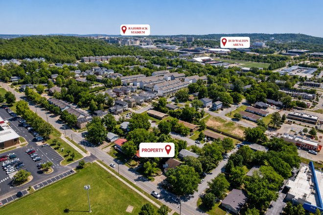Walk to campus - 2 Bed / 2 Bath - WALK to Campus - Garage + yard Duplex