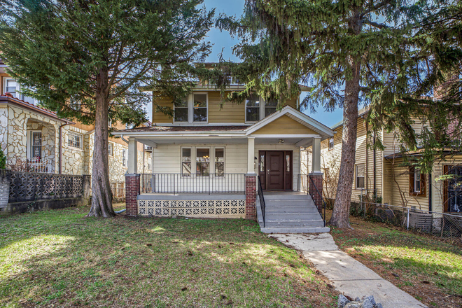 Front - Single family detach with plenty of parking (RARE)