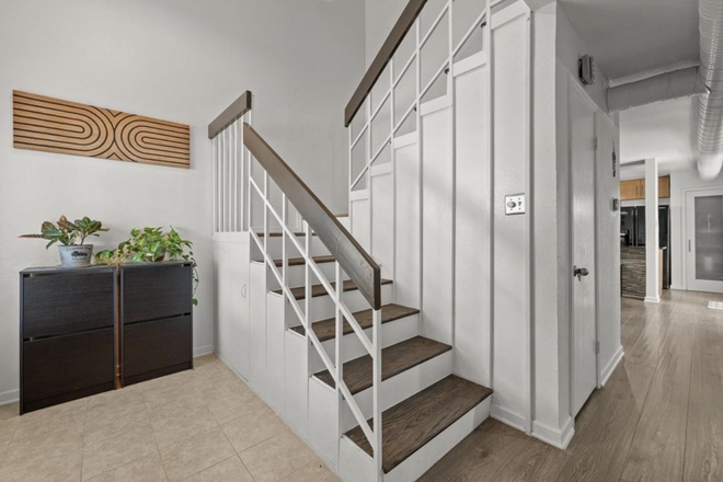 Stairwell - Fully Furnished Townhome Near UTD, SMU, Medical District & Downtown Dallas
