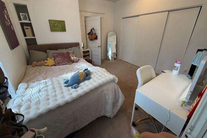 Bedroom - Spacious House on the Hill with a great location between campus and Pearl street.