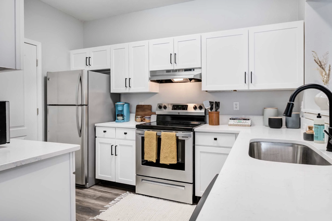 Kitchen - 2B/2B - Spring 2027 Sublet - Co-ed (Female Roommate) Apartments
