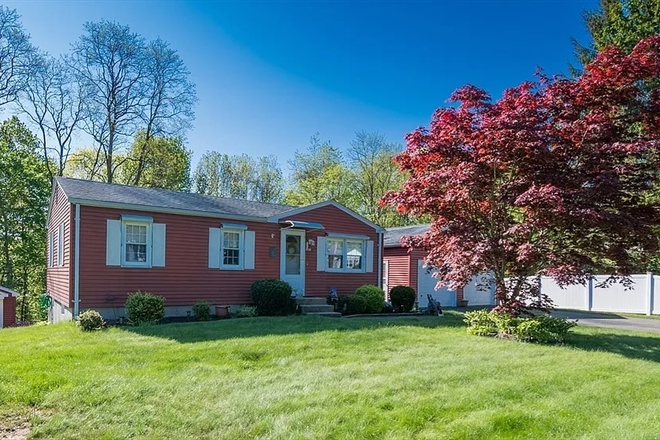 Outside Street View - Quiet 3BR Ground-Floor Home in Florence — Heat & Utilities Included