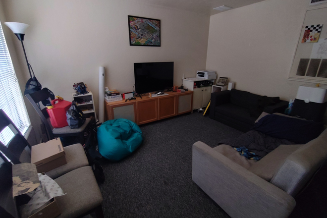Living room - 2BR/1BA minutes from campus
