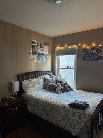 Available bedroom - Room Avaliable for Spring 2026 at 2 High Street, Somerville MA Duplex