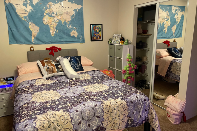 Bedroom view from bathroom - Knight’s Circle sublet