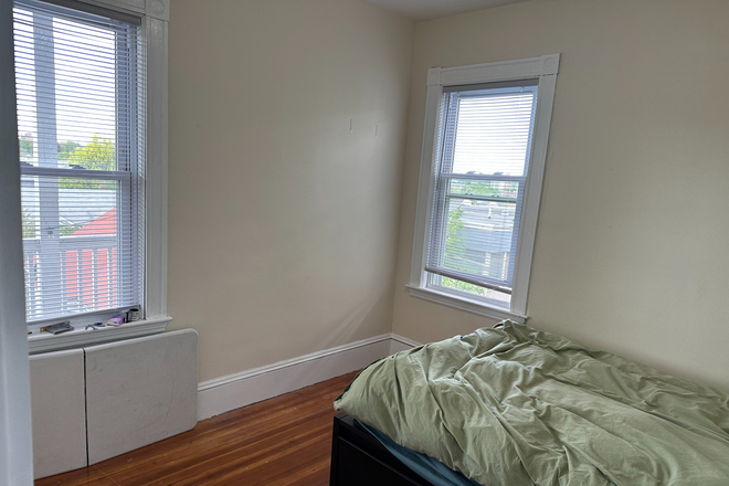 Bedroom - 1 Bedroom in a 4b2b, 15 minute walk to MIT and Harvard Apartments