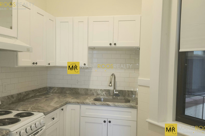 Kitchen - BACK BAY STUDIO ON BEACON ST -MASS AVE (NO FEE) SEPTEMBER 1ST Apartments