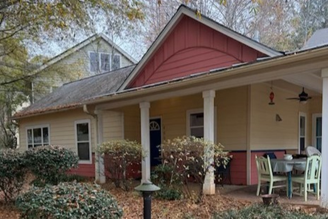 Front of House - Housemate/Live-in Caregiver Opportunity