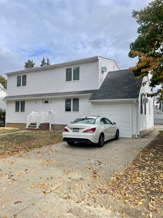 Street View - Manor Parkway - 8 Bedroom - Available as of 3-20-26 For June 2026!