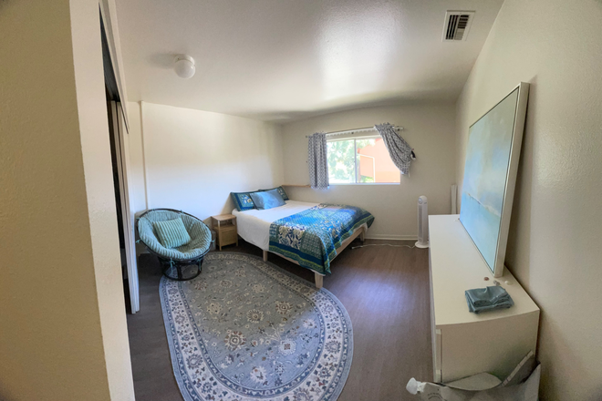 Bedroom - (WOMEN ONLY) 1 Bedroom in Verano Place Townhouse