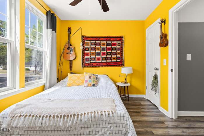 Private bedroom (currently unfurnished) - Seeking Housemate in Durham for September/October move-in