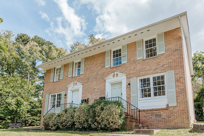 Exterior - Fully Furnished Duplex/Beside Fontaine Research Park/Free Parking
