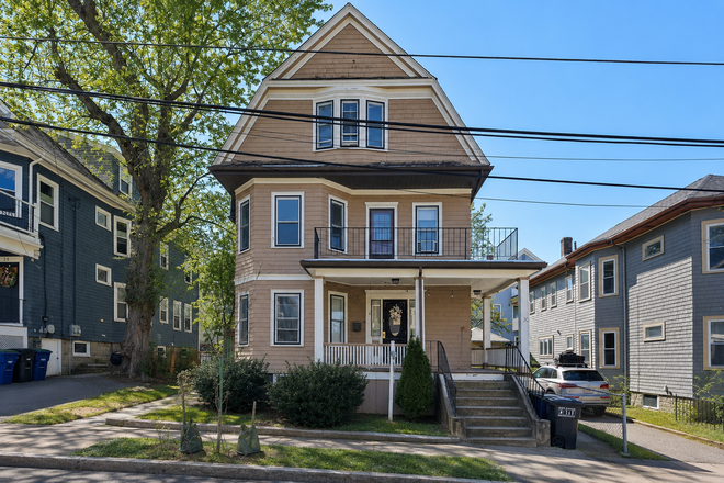 Building Exterior Wide - 28 Sunset Rd — Sunny First-Floor 3–4 Bedroom with Porches & Private Yard